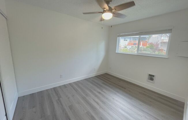 2 beds, 1 bath, 890 sqft, $1,495, Unit 15