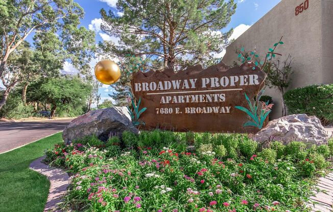 1 bed, 1 bath, 670 sqft, $999, Unit 651