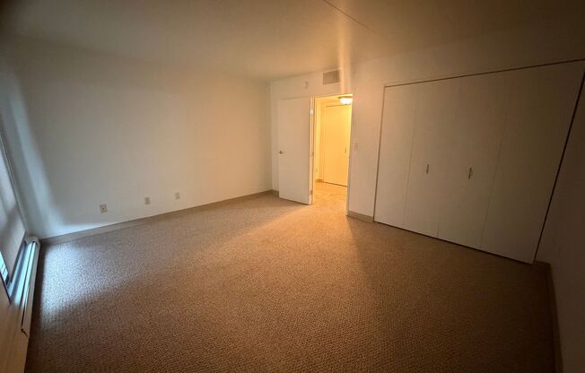 1 bed, 1 bath, 750 sqft, $1,095, Unit 203E