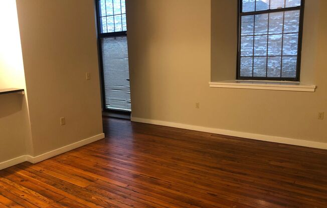 1 bed, 1 bath, 1,000 sqft, $1,600, Unit Unit 103