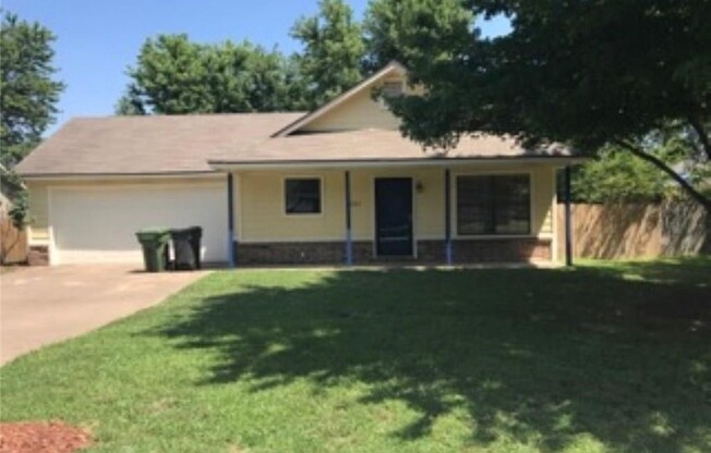 Spacious 3 bedroom / 2 bath home with all appliances