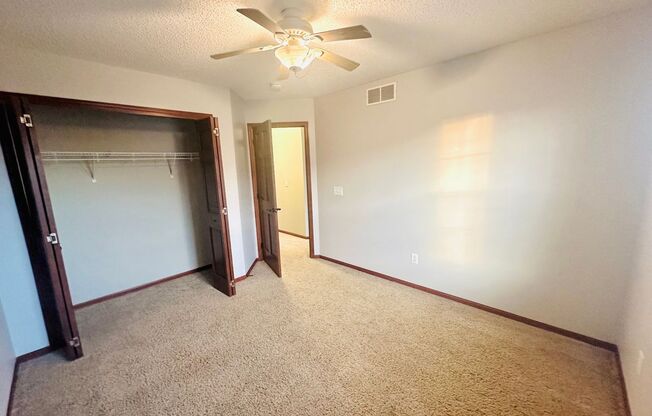 3 beds, 2.5 baths, $2,195, Unit UNIT D