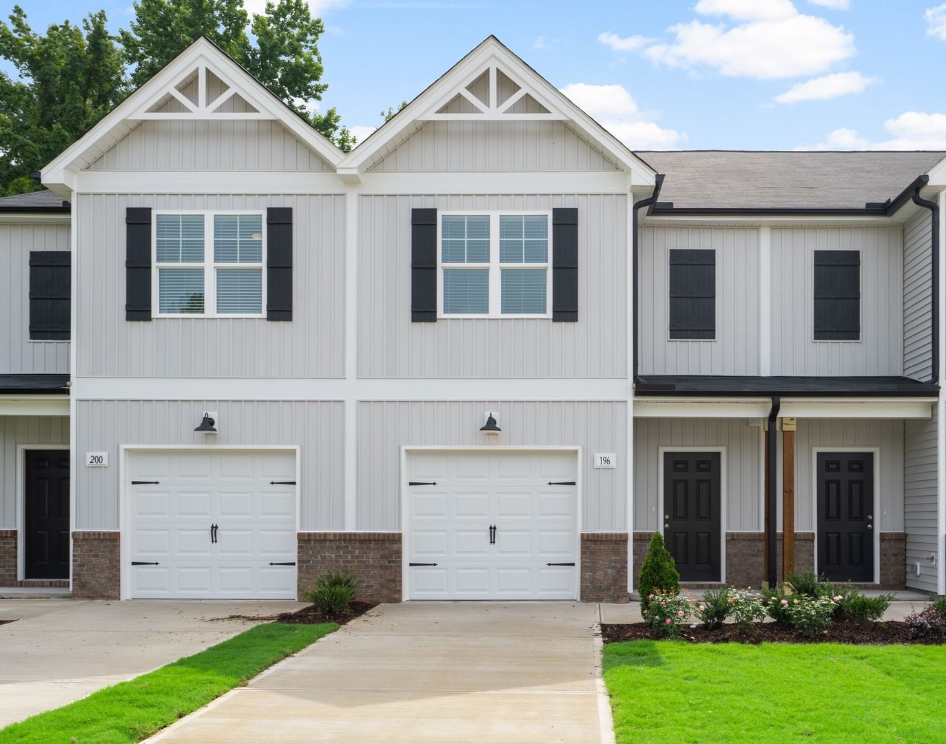 $500 Off Your First Full Month- Move in Special! 3 Bedroom Townhome in Smithfield!