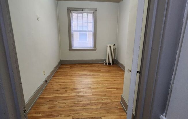 1 bed, 1 bath, 556 sqft, $880, Unit A-2