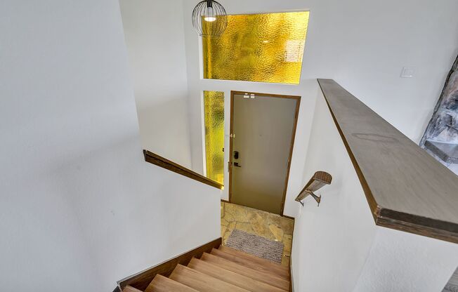 Fully Renovated 3BD Upper Duplex with Garage & Garden in West Seattle