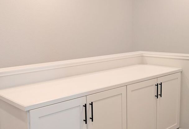 3 beds, 2.5 baths, $2,550, Unit # 67104