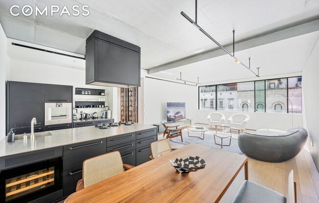 455 W 19 ST