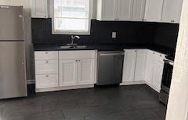 For Rent – 254 N Reisner St, Indianapolis, IN 46222 Newly Remodeled 2BD/1BA Near IUPUI & Downtown Indy!