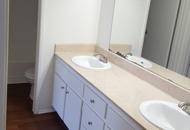 2 beds, 1 bath, 910 sqft, $2,525, Unit Q004