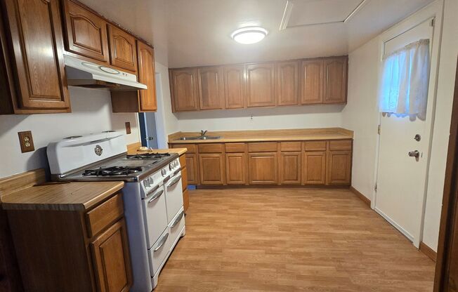 Single Story Home in El Sobrante... Available Now !!