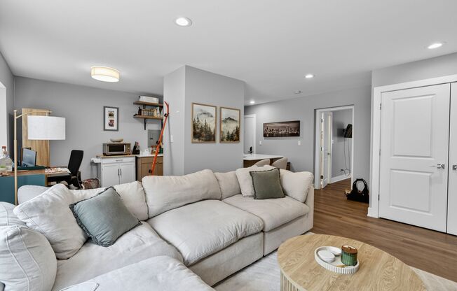 1 bed, 1 bath, 535 sqft, $2,600, Unit 1E