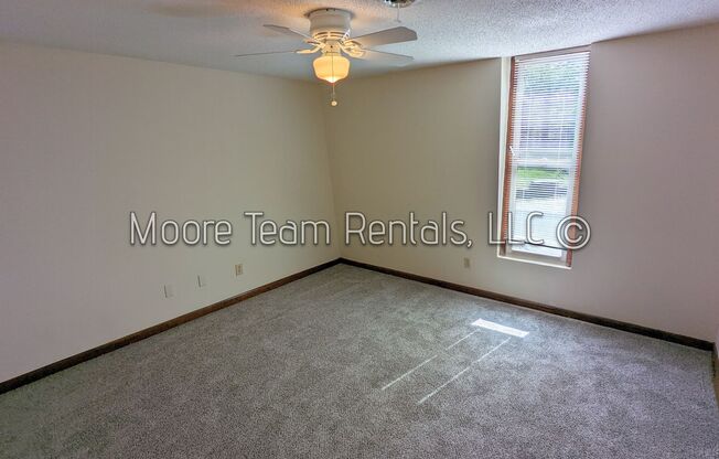 2 beds, 1.5 baths, $1,465