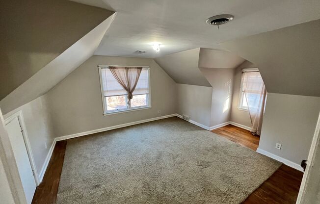 2 beds, 1 bath, $725