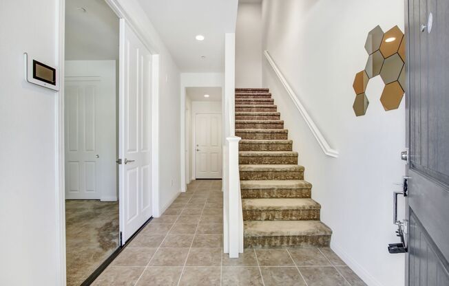 Tri-Level Azusa Townhome