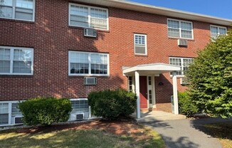 300 MAIN ST