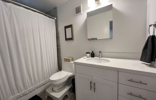 2 beds, 2 baths, 1,200 sqft, $3,995, Unit 3104 E