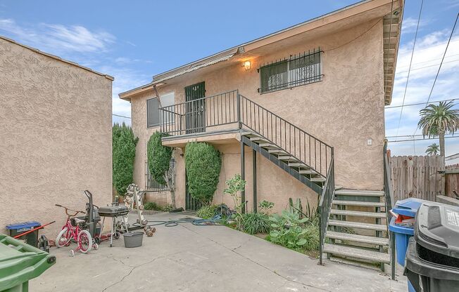 2 beds, 1 bath, $1,995, Unit 838 1/2