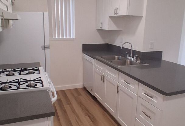 2 beds, 2 baths, 836 sqft, $2,400, Unit 203