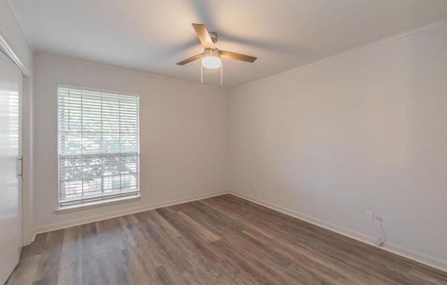 2 beds, 1 bath, $1,325