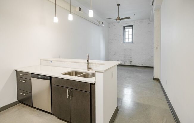 Downstairs One Bedroom Flat with Washer & Dryer