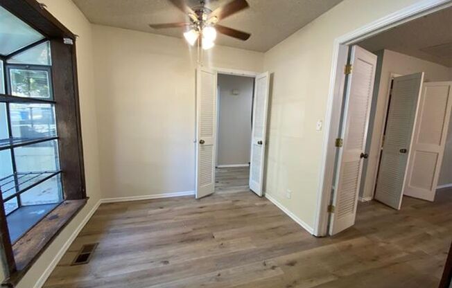 Jenks Schools! This 3 bedroom, 2 bath duplex is located at back of cul-de-sac