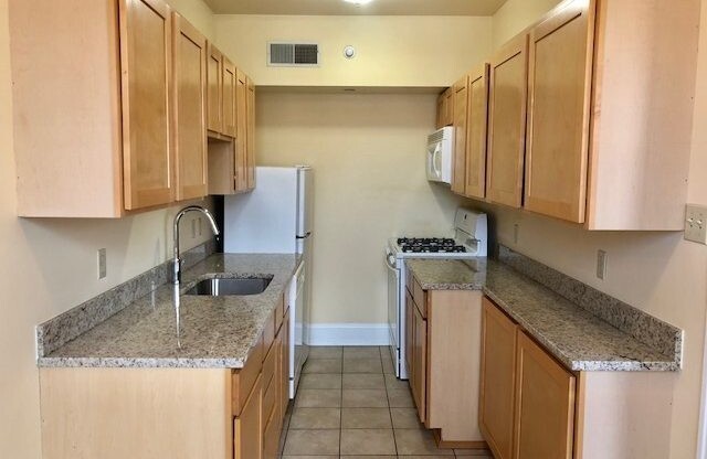 1 bed, 1 bath, 530 sqft, $1,400, Unit 107