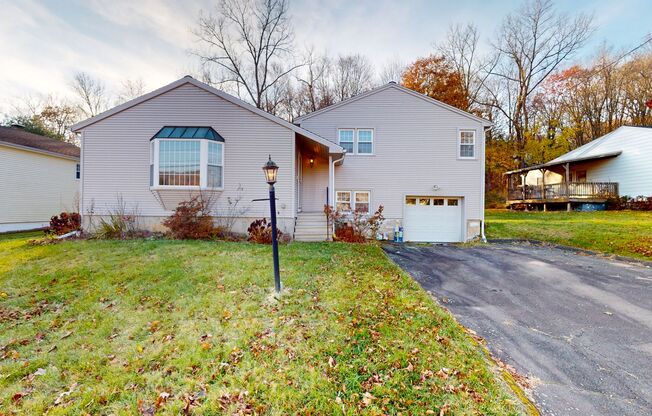 3 Bedroom Split Level in Woodbridge