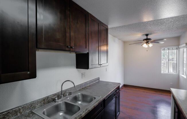 Peppertree Apartments | Convenience, Comfort & Community