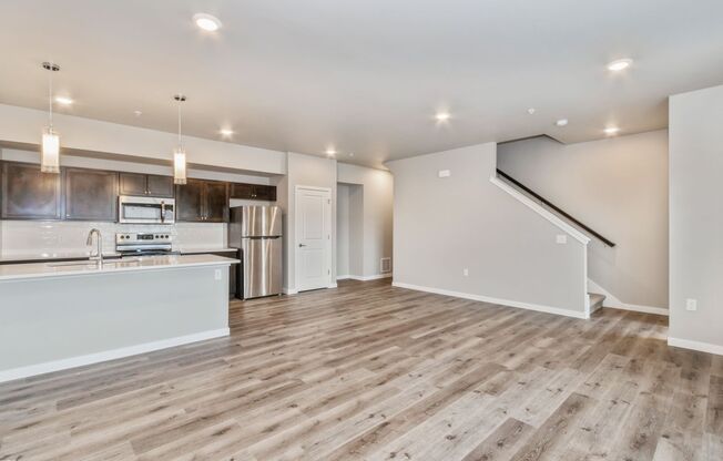 Big Ben Townhomes - 2 Bedroom/1.5 Bathroom