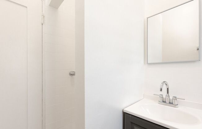 Bachelors, Studios, and 1 Bedrooms Conveniently located in Koreatown, Los Angeles!