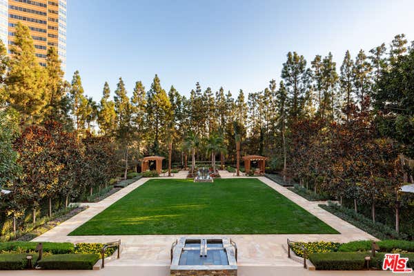 1 W Century Dr