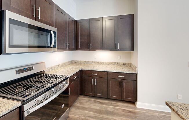 1 bed, 1 bath, 775 sqft, $2,225, Unit 7106