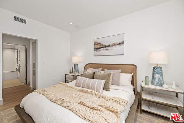 2 beds, 2 baths, 1,120 sqft, $5,295