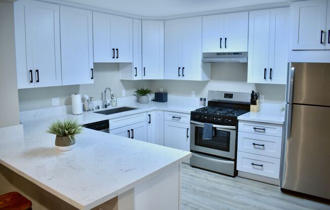 (Anna:B) 4216 Mary Ellen Avenue