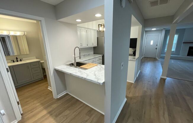 2 beds, 1 bath, $1,595