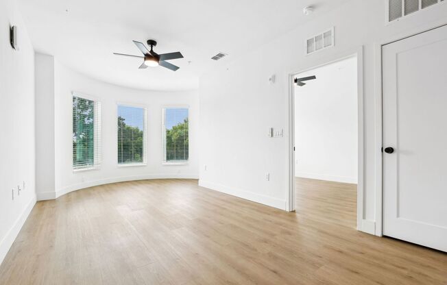 1 bed, 1 bath, 679 sqft, $1,595, Unit 301