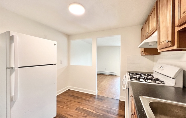 1 bed, 1 bath, 900 sqft, $1,990, Unit 4