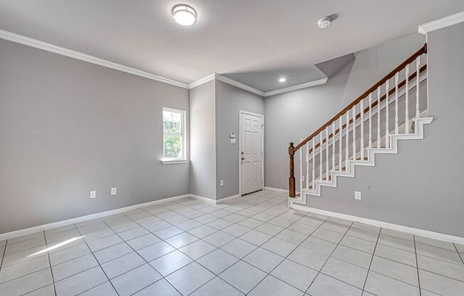 Beautiful 3-Bedroom Home with 2.5 Baths Near Downtown Houston & Major Highways
