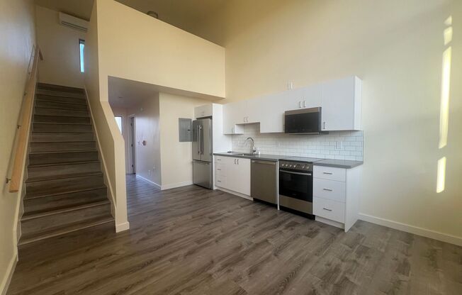 Studio, 1 bath, 484 sqft, $2,095, Unit 26