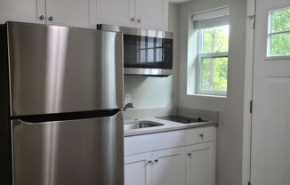 2 beds, 1 bath, $1,100, Unit Unit 6