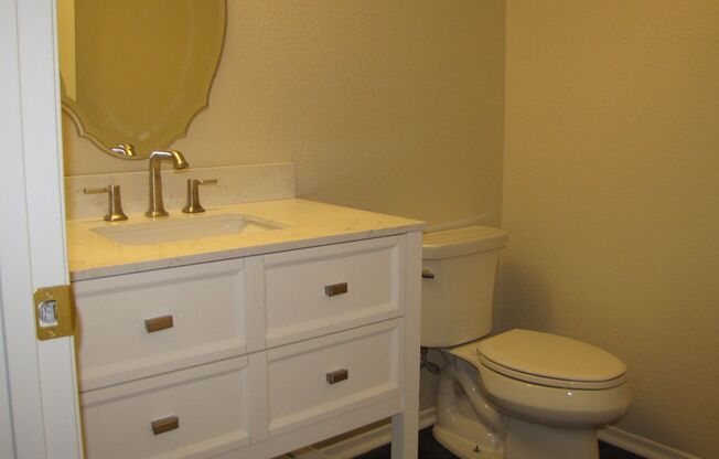 Condo in South West Bakersfield Private Community and Pool