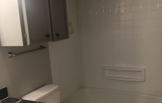 1 bed, 1 bath, 555 sqft, $615, Unit 7814-110