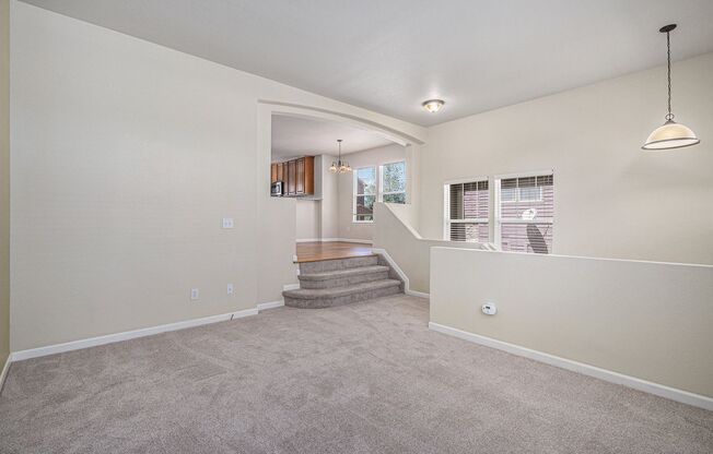 Spacious 3 bedroom in the heart of Castle Rock!