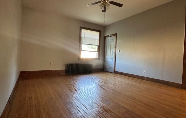 1 bed, 1 bath, $650, Unit Unit 4