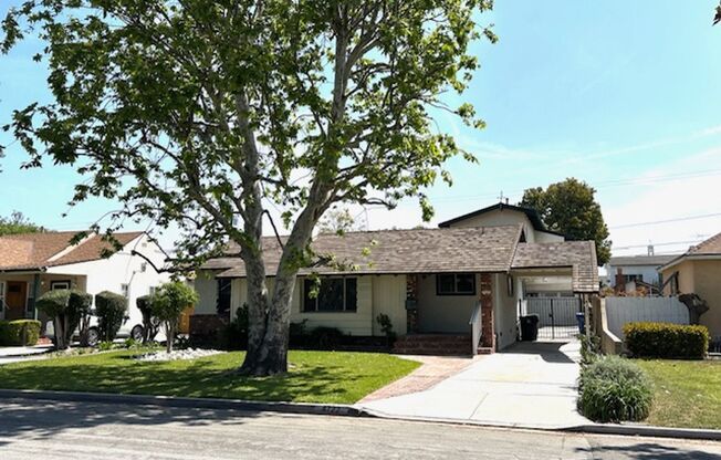 Welcome to your English countryside escape in the heart of Lakewood Village!