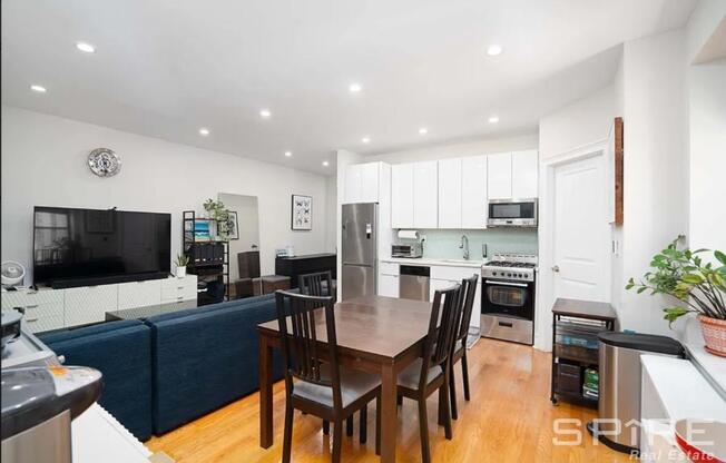 105 BENNETT AVE