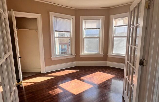 2407-2409 N. Farwell Ave.