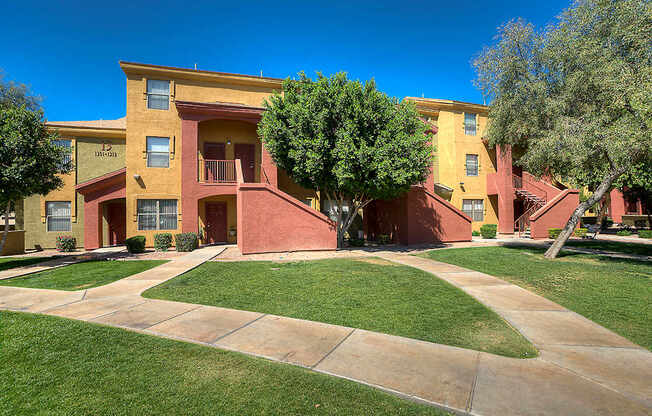 Grassy Courtyard at San Lucas Apartments, Arizona