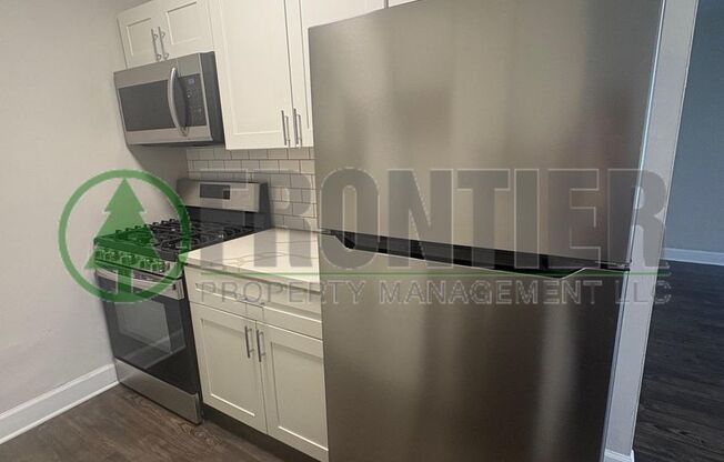 Studio, 1 bath, 465 sqft, $895, Unit 6244 Oakland Ave #103