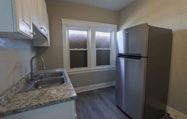 1 bed, 1 bath, $750, Unit 10100 Garfield Avenue - Unit 5